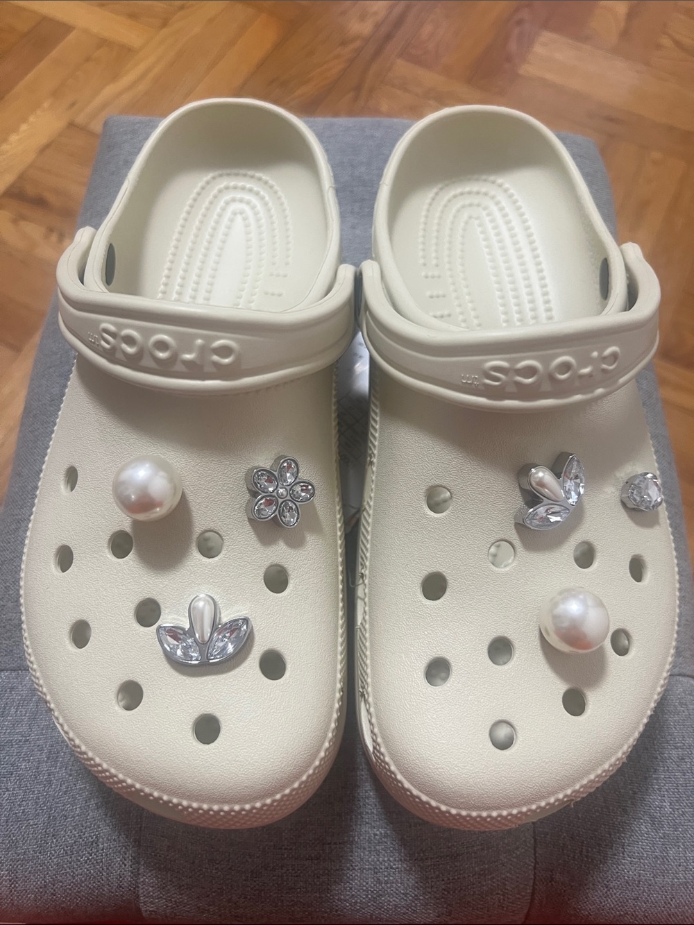 CROCS Bride with SIMONE ROCHA GIBBETS  Cream Pearl & Crystal Charm Clogs